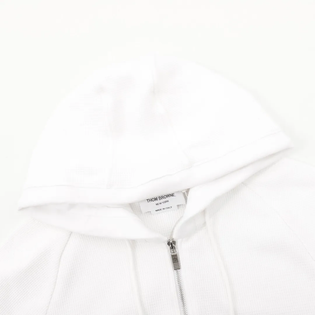 Thom Browne / Classic 420 ， ，32 3 ， ， ， ， ， Breathable ， ， ， TB ， ， ， ！ ， 。 Size: 1-4